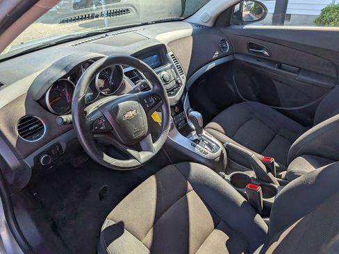 Used 2015 Chevrolet Cruze LT image 8
