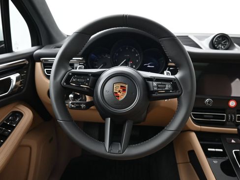 Used 2026 Porsche Macan AWD/4WD image 13