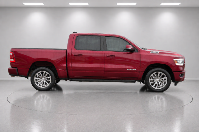 Used 2023 RAM 1500 Laramie AWD/4WD image 2