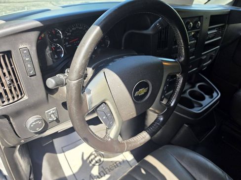 Used 2018 Chevrolet Express 2500 w/ Driver Convenience Package RWD image 7