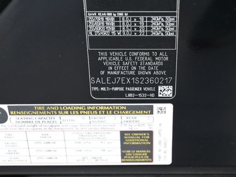 Used 2025 Land Rover Defender 110 S image 19