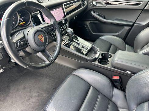 Used 2023 Porsche Macan AWD/4WD image 4