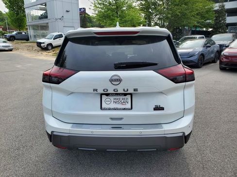 Certified 2024 Nissan Rogue SL w/ SL Premium Package image 5