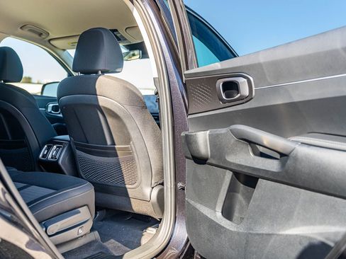 New 2026 Kia Sorento LX FWD image 9