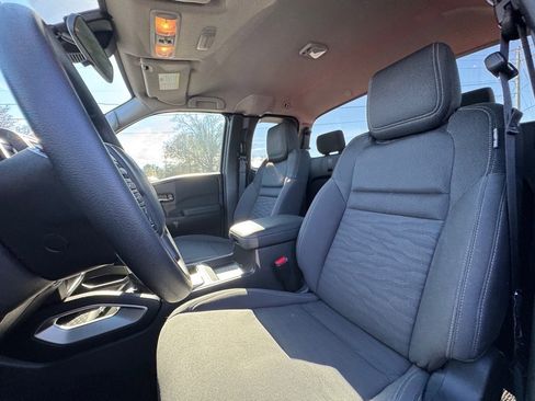 Certified 2024 Nissan Frontier SV image 15