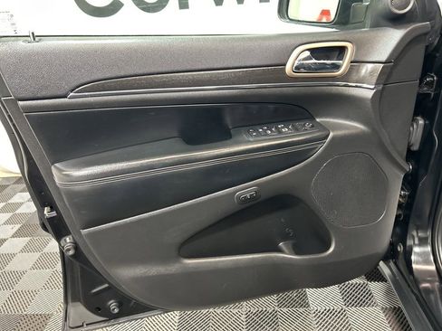 Used 2017 Jeep Grand Cherokee Limited image 21