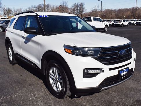 Used 2021 Ford Explorer XLT w/ Equipment Group 202A image 14