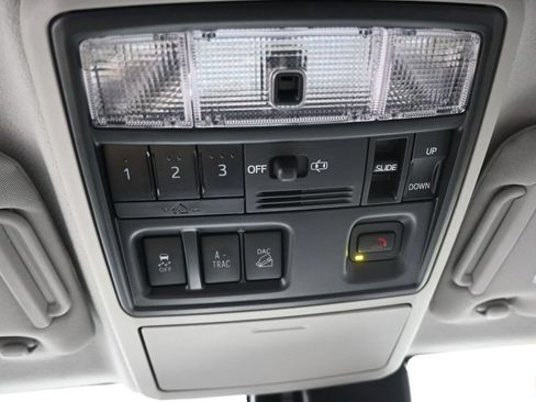 Used 2021 Toyota 4Runner SR5 Premium w/ Moonroof Package AWD/4WD image 39