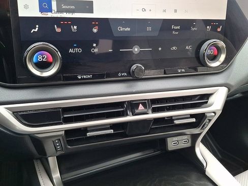 Used 2023 Lexus RX 350 Premium w/ Accessory Package AWD/4WD image 18