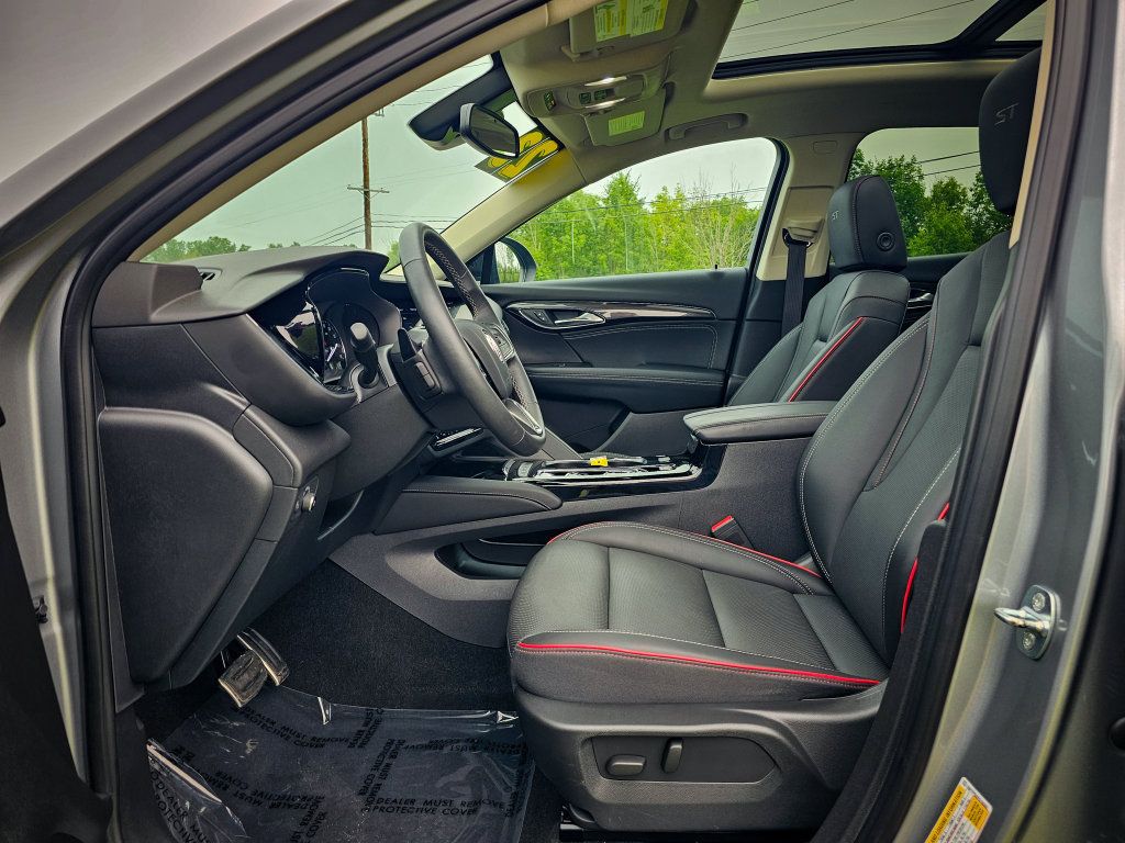 Used 2023 Buick Envision Essence w/ Sport Touring Package AWD/4WD image 14