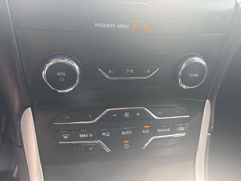 Used 2020 Ford Edge SEL w/ Cold Weather Package AWD/4WD image 42