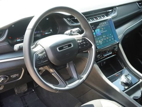 Used 2023 Jeep Grand Cherokee L Laredo AWD/4WD image 18