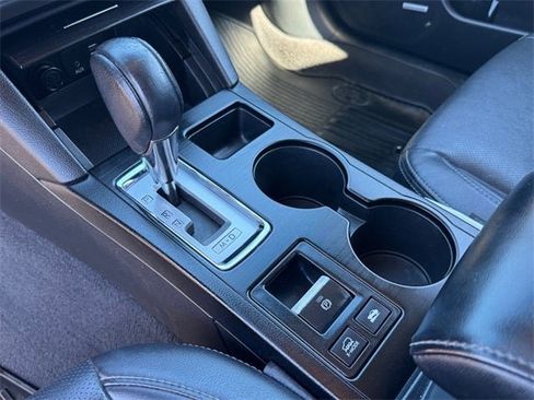 Used 2017 Subaru Outback 2.5i Limited image 16