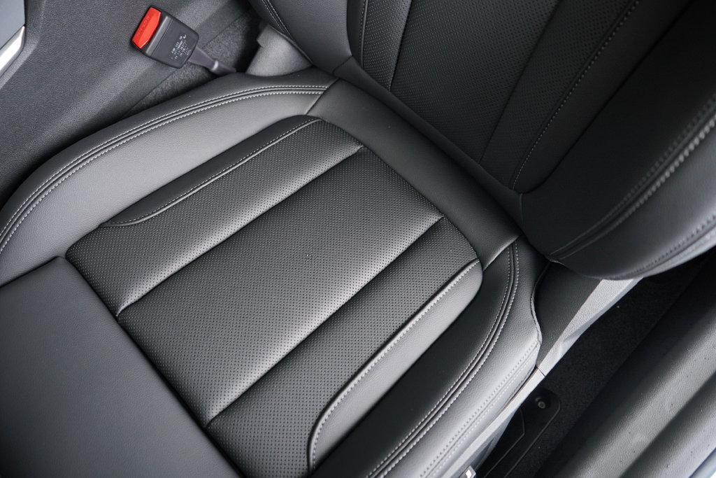 Used 2026 BMW 230i Coupe w/ Premium Package RWD image 12