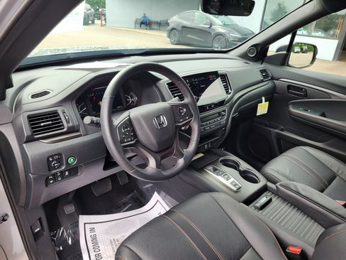 Certified 2023 Honda Passport TrailSport image 18