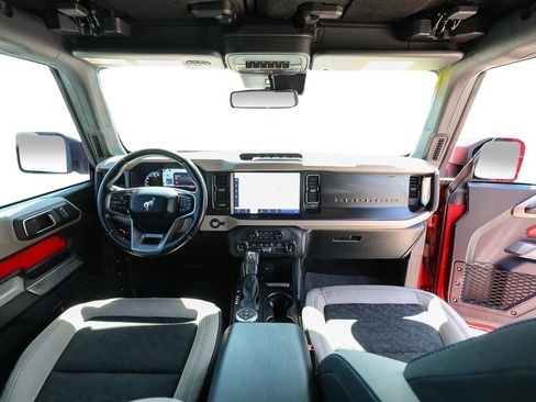 Used 2022 Ford Bronco Wildtrak AWD/4WD image 25