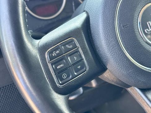 Used 2016 Jeep Wrangler Unlimited Sahara AWD/4WD image 29