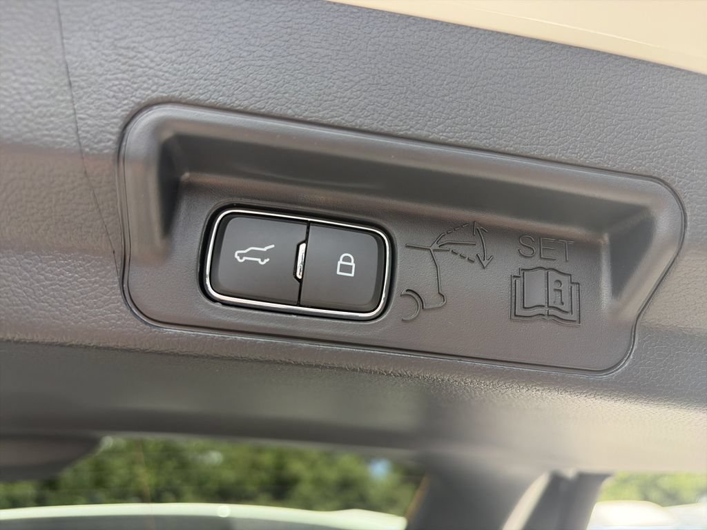 New 2026 Ford Explorer Platinum RWD image 32