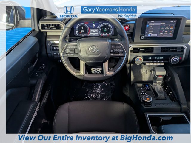 Used 2025 Toyota Tacoma TRD Sport AWD/4WD image 17