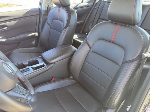 Used 2023 Nissan Sentra SR w/ SR Premium Package image 25