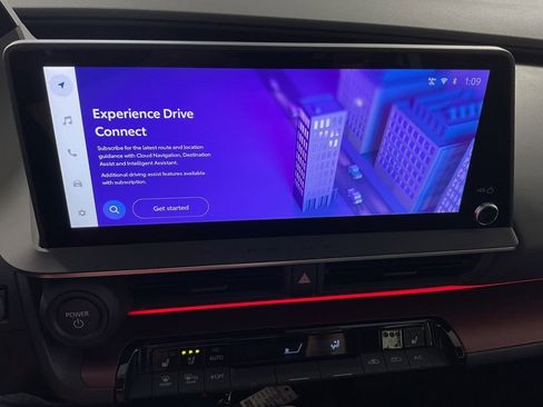 New 2025 Toyota Prius Plug-In Hybrid image 4