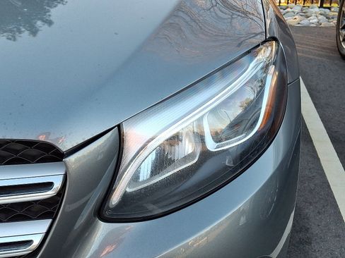 Used 2019 Mercedes-Benz GLC 300 4MATIC image 7