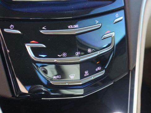 Used 2013 Cadillac XTS FWD image 23