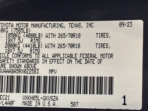 Used 2024 Toyota Sequoia SR5 w/ SR5 Premium Package AWD/4WD image 29