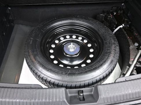 Certified 2023 Volkswagen Atlas Cross Sport SEL R-Line image 16