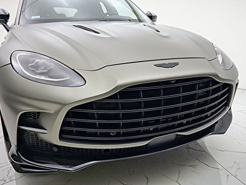 Used 2023 Aston Martin DBX 707 image 12