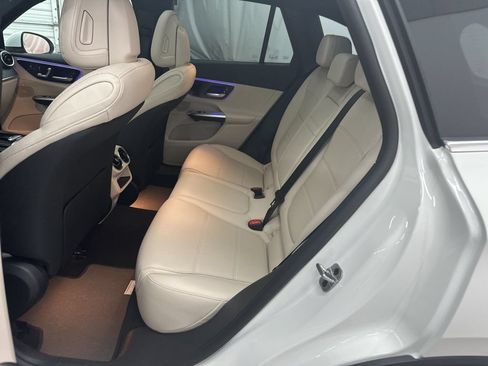 Used 2026 Mercedes-Benz GLC 300 image 22