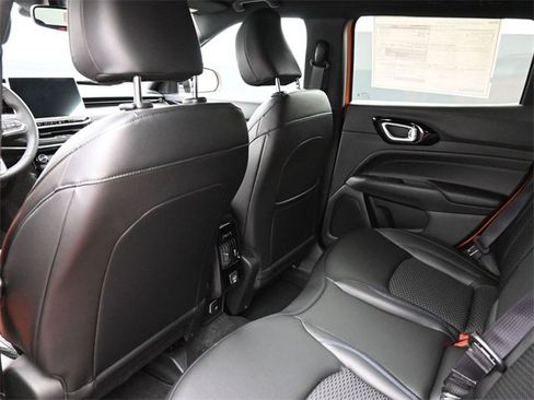 New 2026 Jeep Compass Latitude image 17