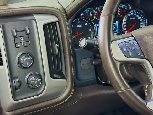 Used 2018 GMC Sierra 1500 SLT AWD/4WD image 17