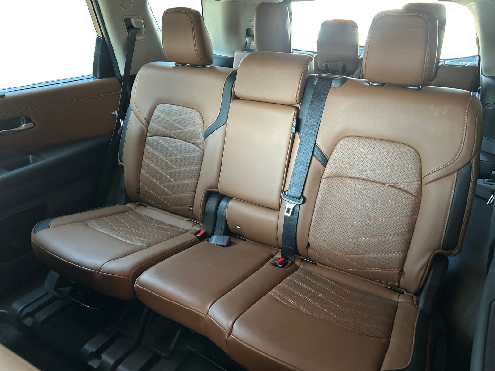 Used 2025 Nissan Pathfinder Platinum w/ Cargo Package FWD image 13