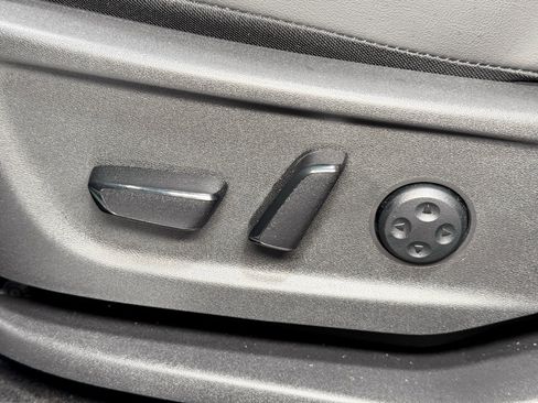 Used 2024 Nissan Ariya AWD image 7