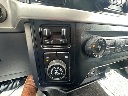 Used 2022 Ford F150 XLT w/ Trailer Tow Package AWD/4WD image 19