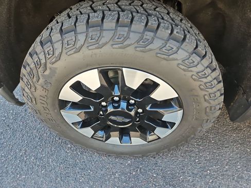 Used 2020 Chevrolet Silverado 2500 Custom w/ Custom Value Package AWD/4WD image 27