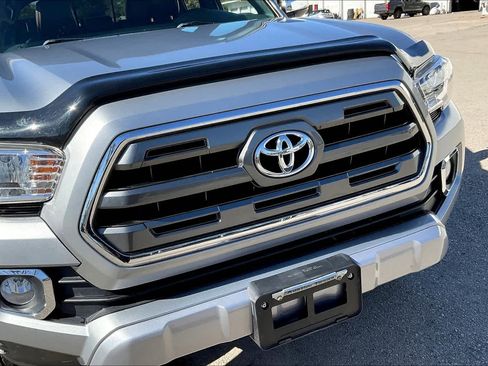 Used 2017 Toyota Tacoma Limited w/ Tow Package image 29