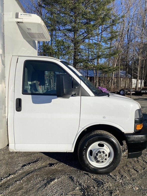 Used 2024 Chevrolet Express 3500 w/ Power Convenience Package RWD image 22
