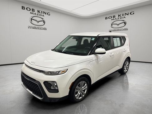 Used 2022 Kia Soul LX FWD image 1