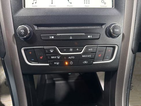 Used 2018 Ford Fusion Energi SE image 21