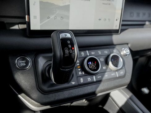 Used 2025 Land Rover Defender 110 S image 15