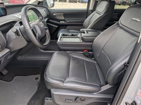 Used 2025 Ford Expedition Platinum AWD/4WD image 8