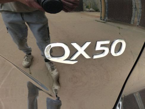 Used 2021 INFINITI QX50 Luxe w/ Cargo Package AWD/4WD image 9