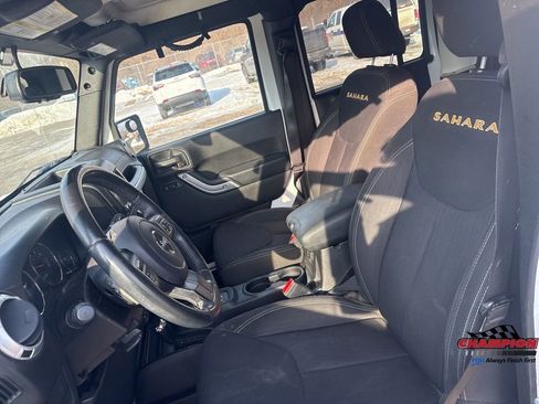 Used 2015 Jeep Wrangler Unlimited Sahara w/ Dual Top Group image 21