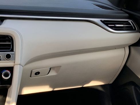 Used 2025 Genesis G70 2.5T image 35