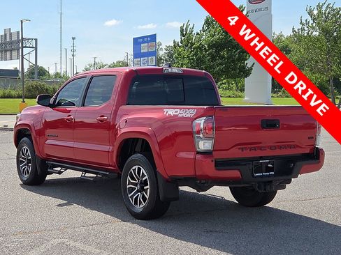 Used 2023 Toyota Tacoma TRD Sport w/ Technology Package AWD/4WD image 4