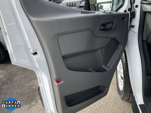 Used 2022 Ford E-Transit Medium Roof image 24