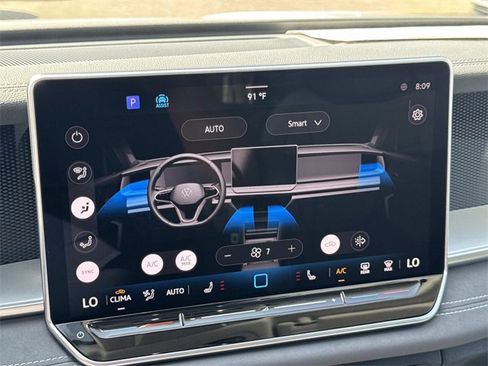 New 2025 Volkswagen Tiguan SE image 23