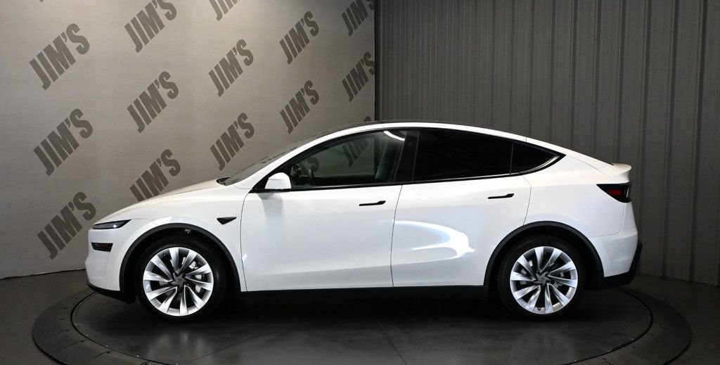 Used 2026 Tesla Model Y Long Range AWD/4WD image 19